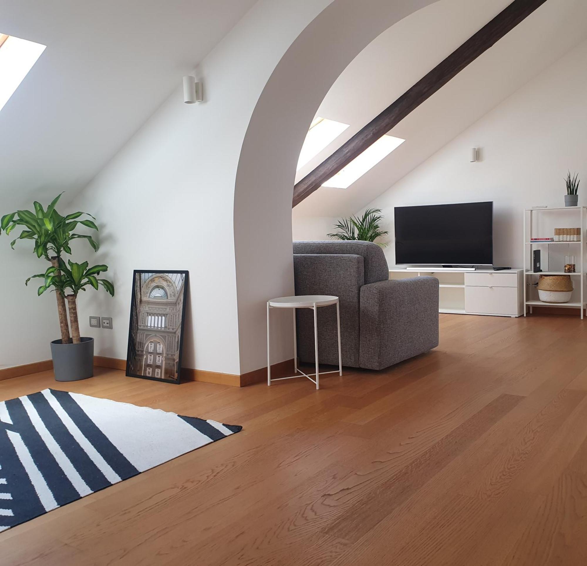 Unonoveuno Luxury Apartment 나폴리 외부 사진